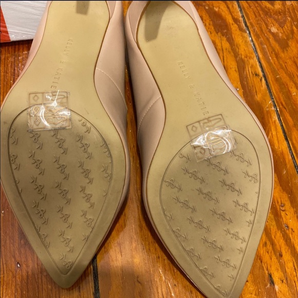 Heels - Picture 4 of 7